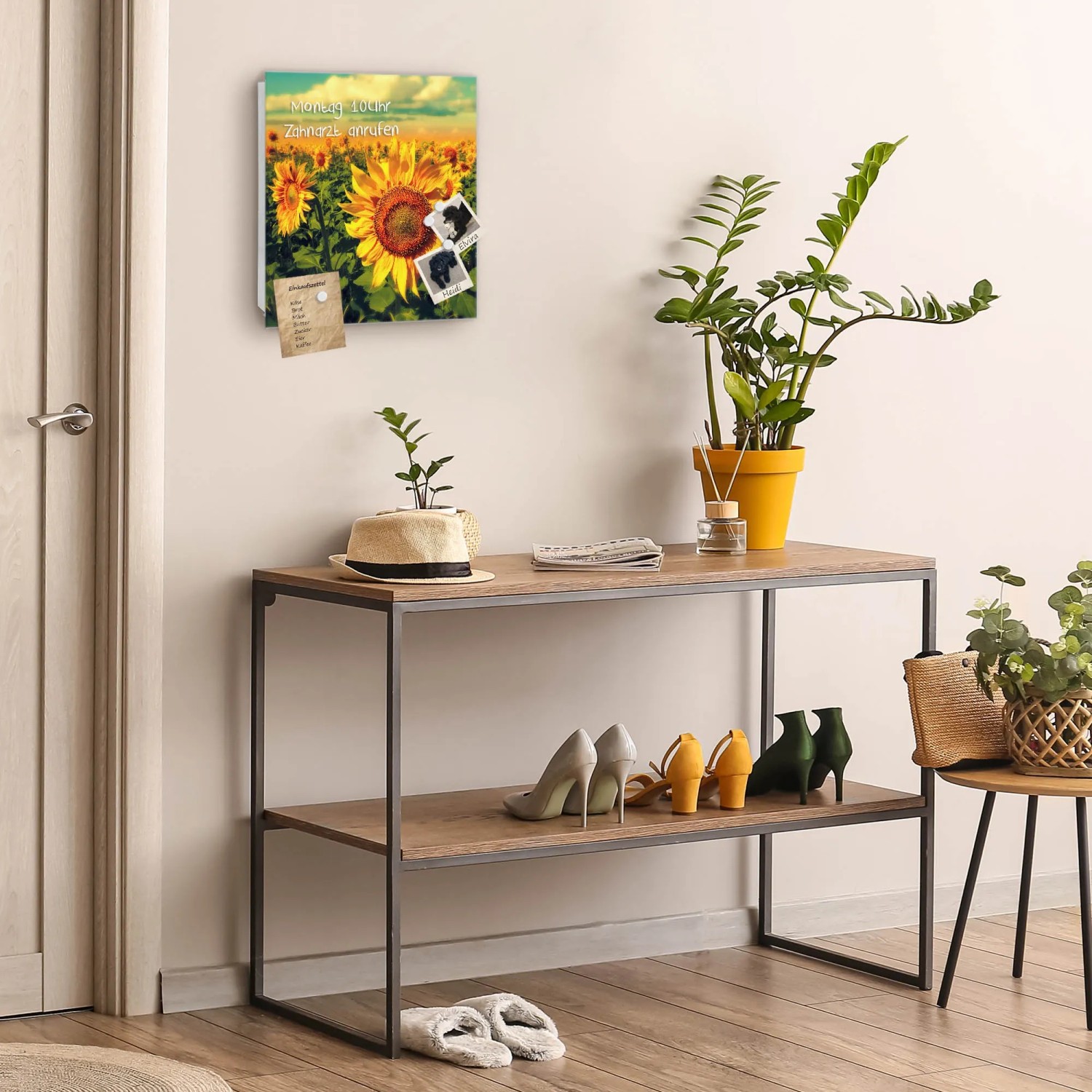 Weißer Schlüsselkasten mit Sonnenblumen-Motiv, Magnettafel und 50 Haken für Garderobe.