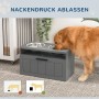 Graue PawHut Futterstation mit Hundenäpfen aus Stahl, Hund frisst.