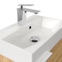 Detailaufnahme: Posseik Badmöbel Cubi Slimline, Eiche Gold, mit Waschbecken und Armatur.