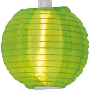 Grüne Lampion-Laterne der bunten Solar-Lichterkette, leuchtend.