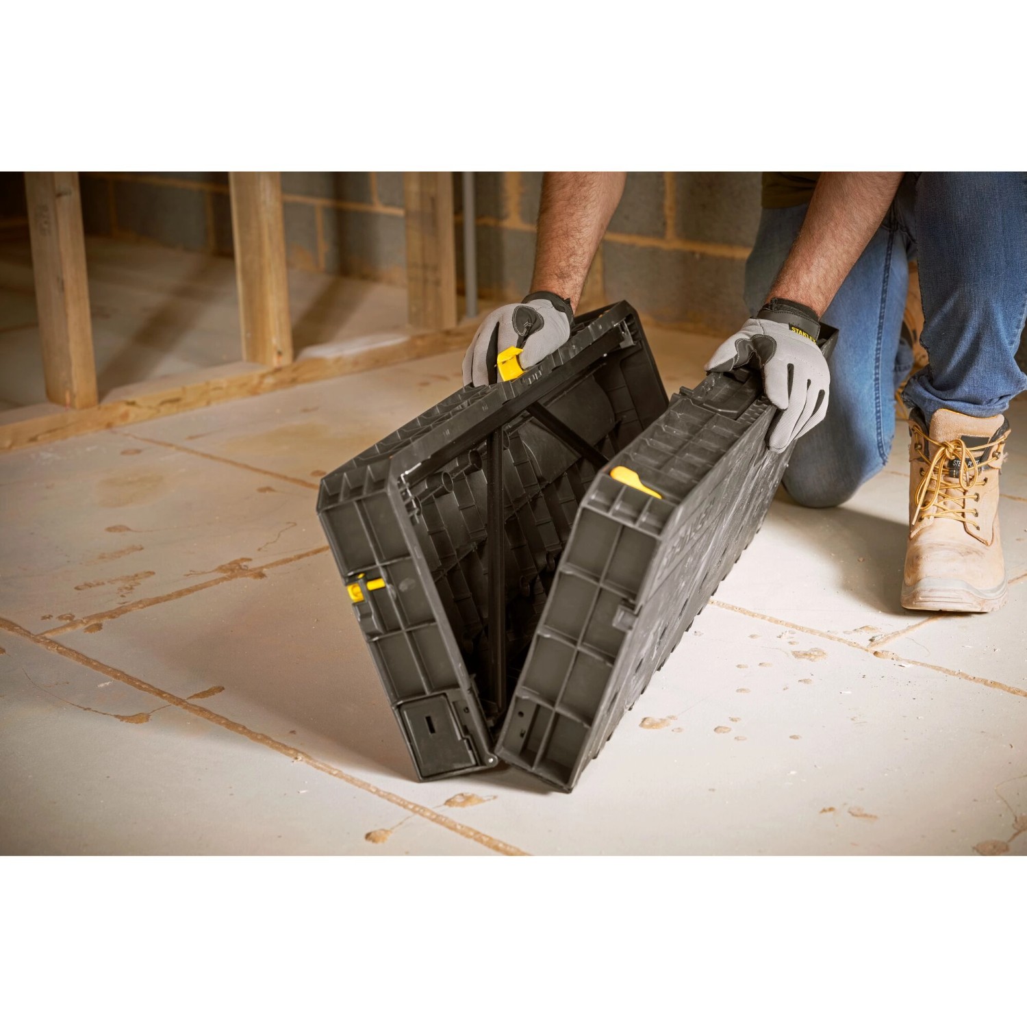 Stanley Essential Werkbank, zusammengeklappt. Mobile Hobelbank für Handwerker.