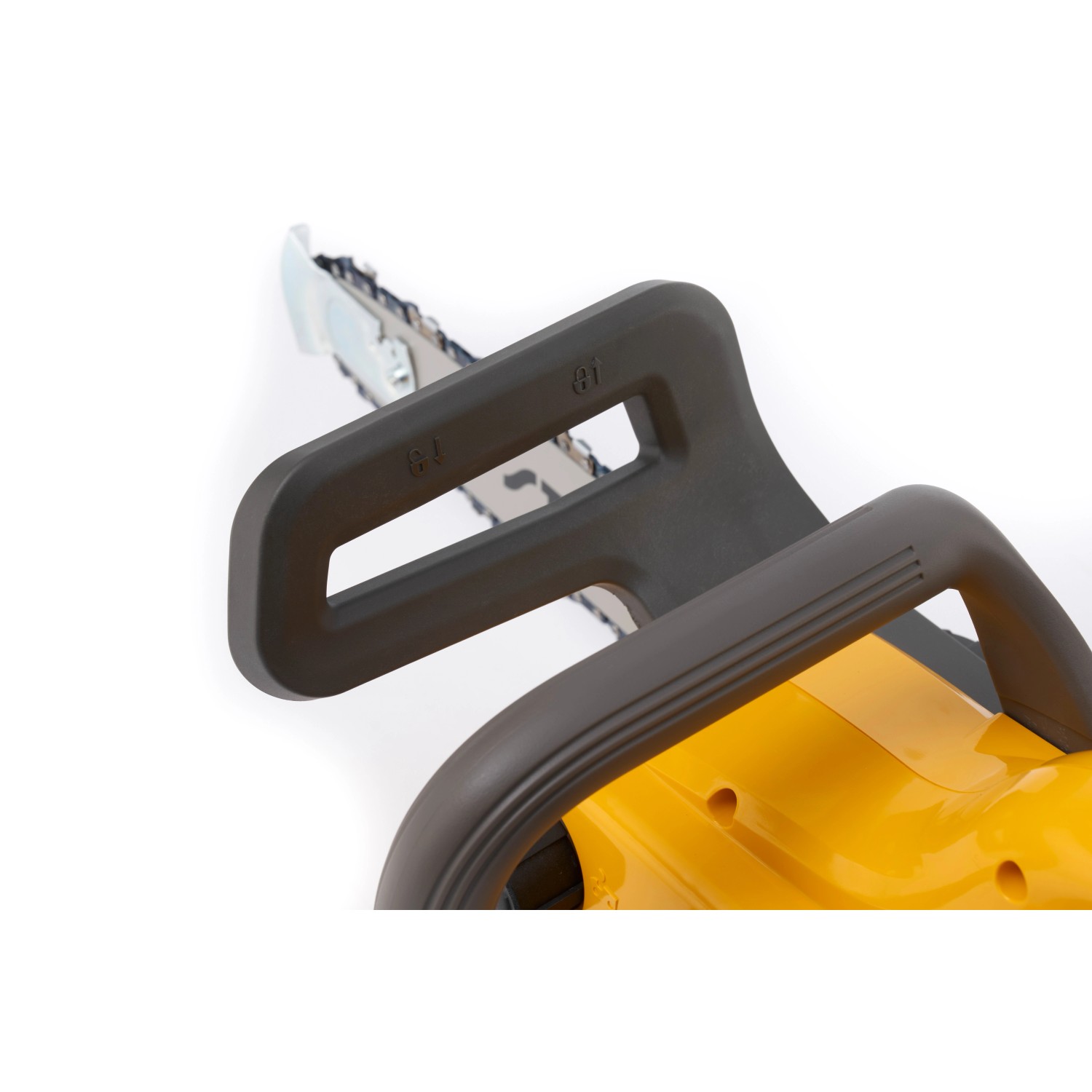 Detailaufnahme: Stiga Akku-Kettensäge CS 100e mit Schwert und Griff.