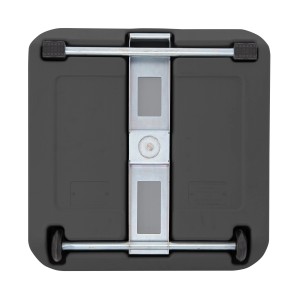 Unterseite des anthrazitfarbenen Doppler Füllsockel Active Fill-It 3-in-1 mit Rollen.