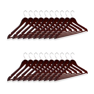 20 braune, lackierte Holzkleiderbügel mit Hosenstange und drehbaren Metallhaken für knitterfreies Aufhängen.