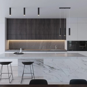 Schwarze Sollux Lagos Hängeleuchte mit 3 Lampen im Industrie-Stil über einer Kücheninsel.