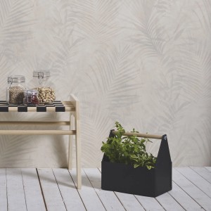 Beige Vliestapete mit Palmenblätter Design (Bricoflor Aquarell Tapete) für Schlafzimmer.