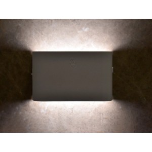 LED-Nachtlicht 2er-Set mit Akku und Sensor, weiße Leuchte mit Licht nach oben und unten.