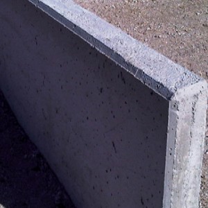 Tassullo Betontass Gartenbeton 30 kg für Fundamente und Befestigungen im Garten.