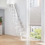 Intercon Raumspartreppe Alpha, 11 weiße Buchenholzstufen, polar-weißes Metallgeländer. Moderne Innentreppe für helle Räume.