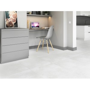 Heller Raum mit Core Bodenfliese Feinsteinzeug in Weiß, glasiert und matt, 60x60 cm.