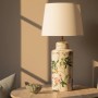 PR Home Lina Tischleuchte mit floralem Muster, eine dekorative Innenleuchte für Wohnräume.