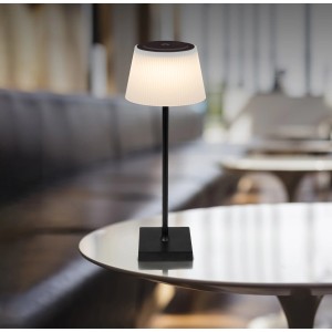 Globo LED-Tischleuchte Gregoir, schwarz/weiß, mit Touchdimmer und USB-Ladekabel.