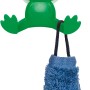 Grüner Wenko Saughaken Frosch mit blauem Handtuch, ideal für Bad und Kinderzimmer.