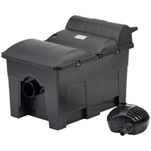 Oase BioSmart Set 14000: Schwarzer Durchlauffilter mit Pumpe für Teiche bis 14m³.