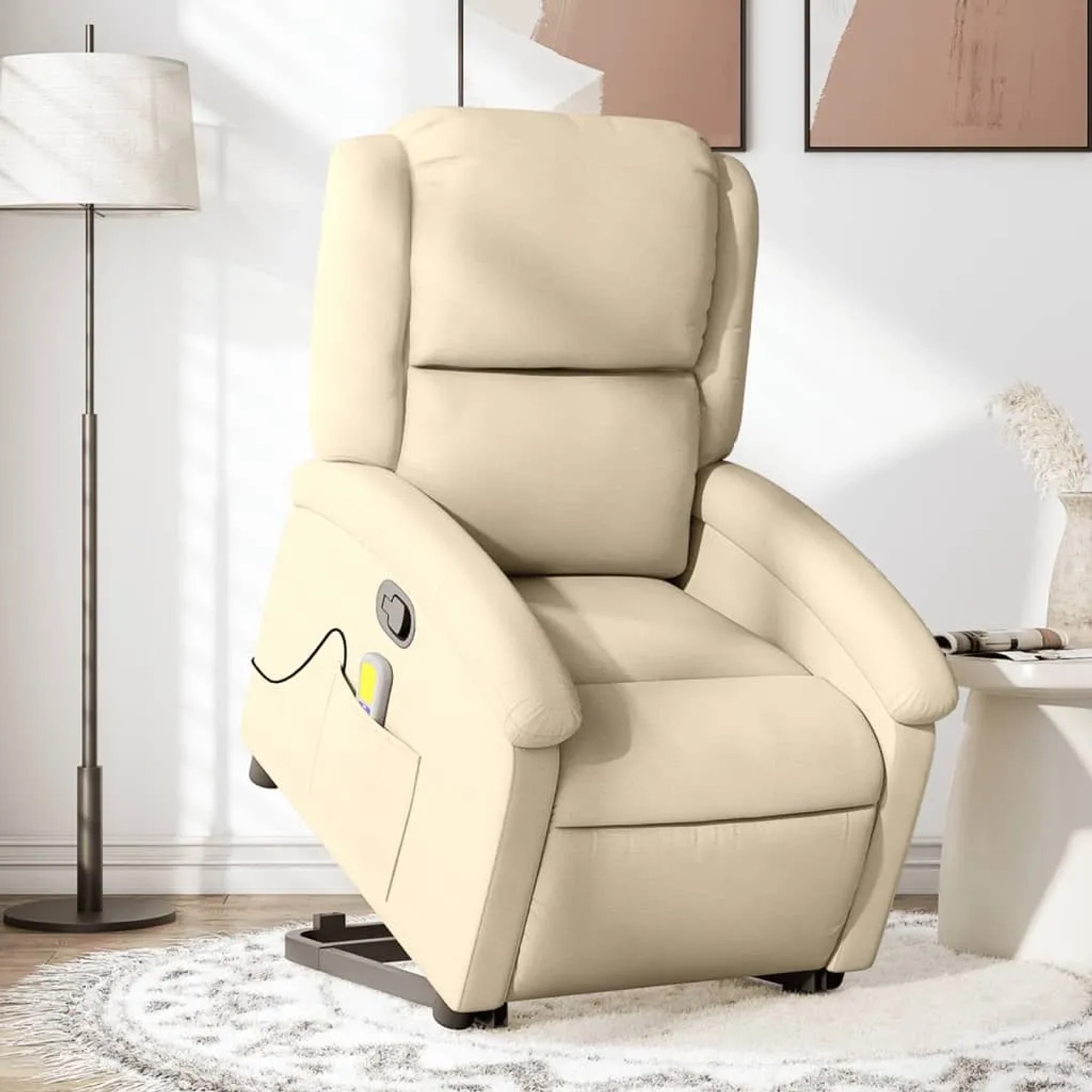Cremefarbener Massagesessel mit Aufstehhilfe, Relaxsessel aus Stoff mit Vibrationsmassage.