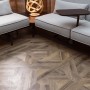 Wasserresistentes Laminat Masterfloor AQUAline Eiche Milano Vittorio im Wohnraum verlegt.