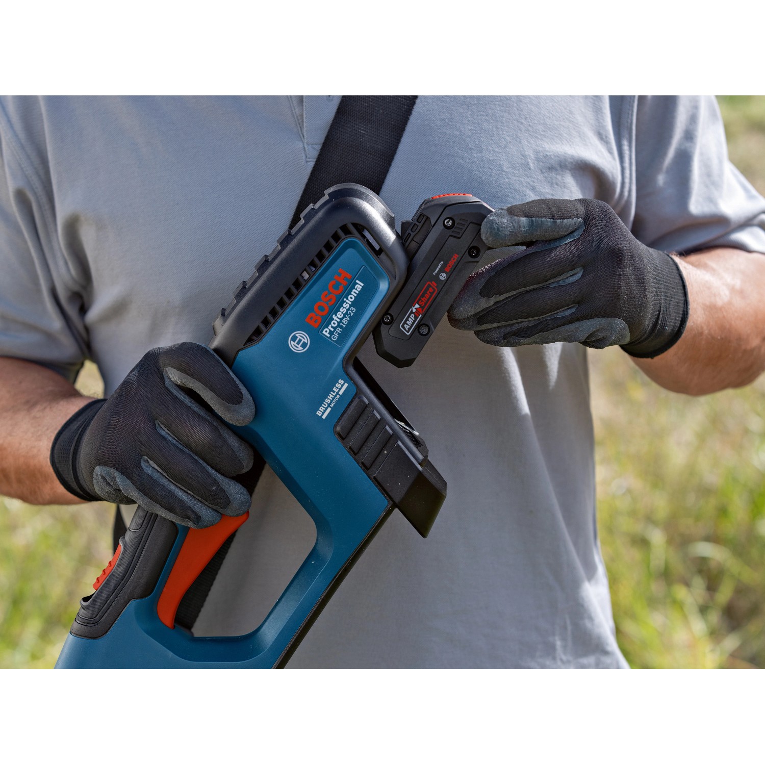 Bosch Professional Akku-Freischneider GFR 18V-23 mit Akku. Akku-Trimmer für Gartenarbeiten.