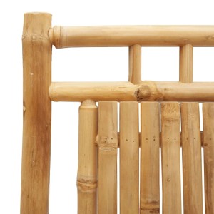 Detailansicht Bambus Bistro-Set: Stuhl-Rückenlehne aus hellem Bambus, naturbelassen.