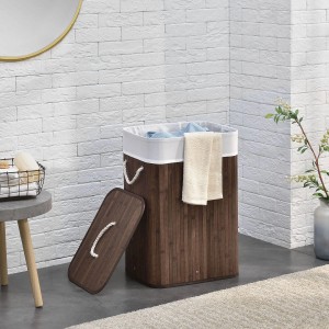 Brauner Juskys Bambus Wäschekorb Curly (72L) mit Wäschesack und Deckel.