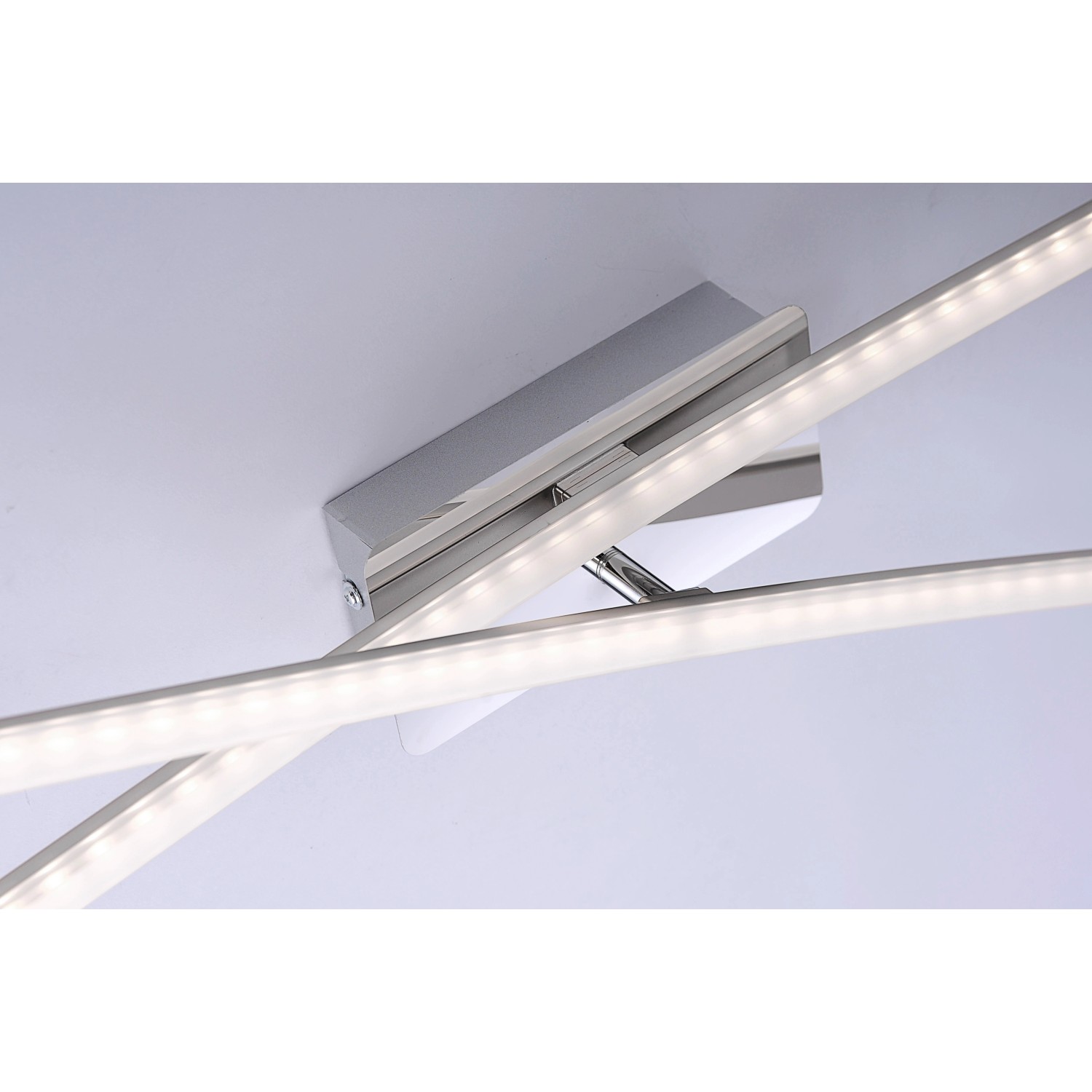 Moderne LED-Deckenleuchte Simon aus Stahl, 80,5x80,5 cm, warmweißes Licht für Wohnräume.