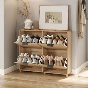 SoBuy Schuhschrank FSR214-N aus Holz mit 4 Klappen und Schuhen im Flur.