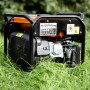 Cross Tools Notstromaggregat CPG 4000 INV mit 8,5 l Tank im Gras.