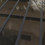 Detailaufnahme der wasserdichten Outsunny Pergola in Dunkelgrau mit UV-Schutz.