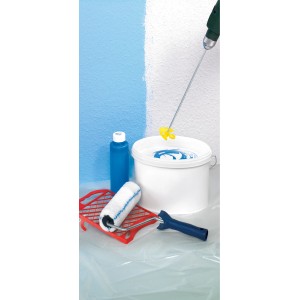 LUX Farbmischer 60 mm im Einsatz mit Farbe, Farbrolle und Zubehör.