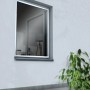Weißer Teleskop Insektenschutzrahmen am Fenster, flexibel einstellbar von 75x85 bis 120x140 cm.