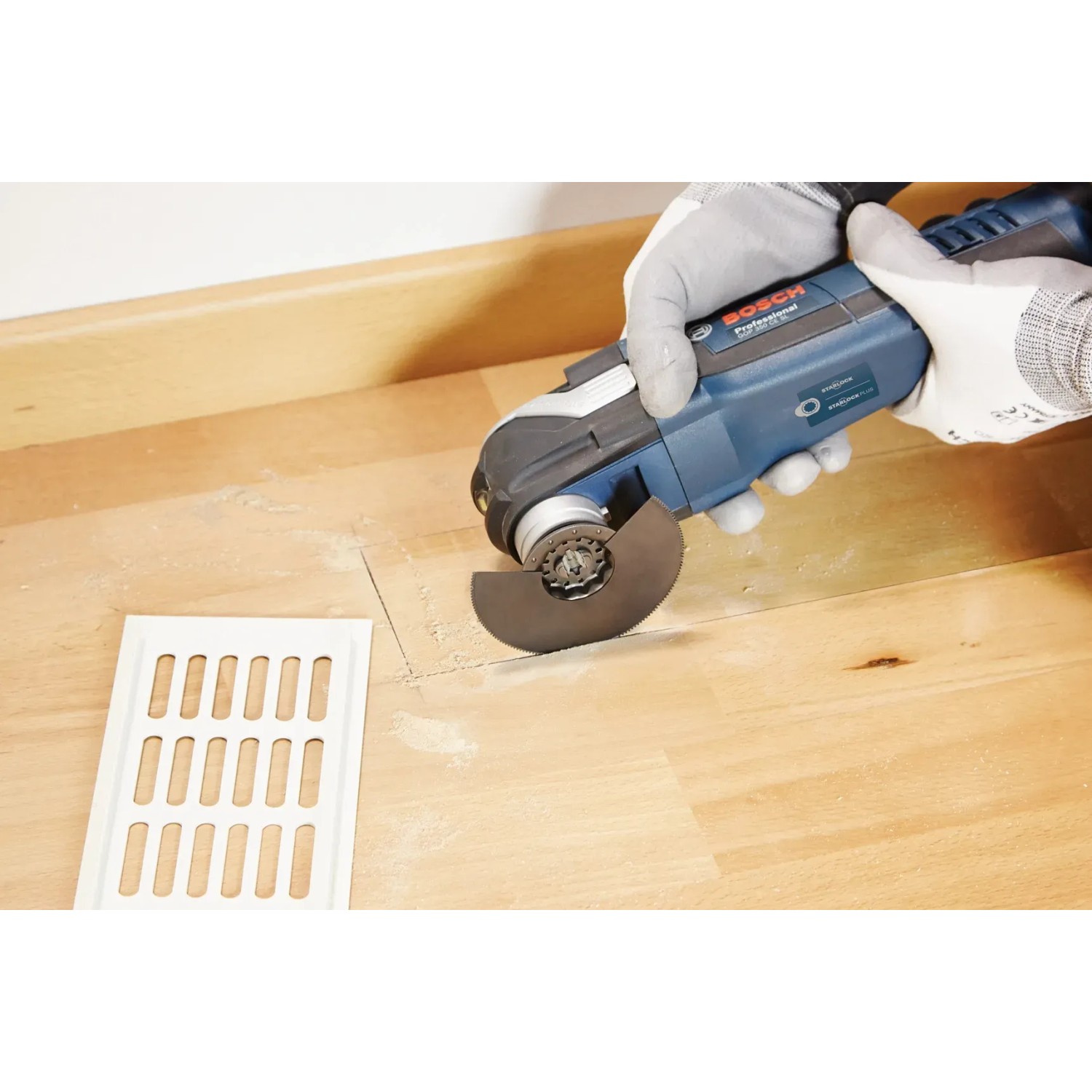 Bosch Segmentsägeblatt ACZ 100 BB im Einsatz für Holz und Metall. Zubehör für Multifunktionswerkzeuge.