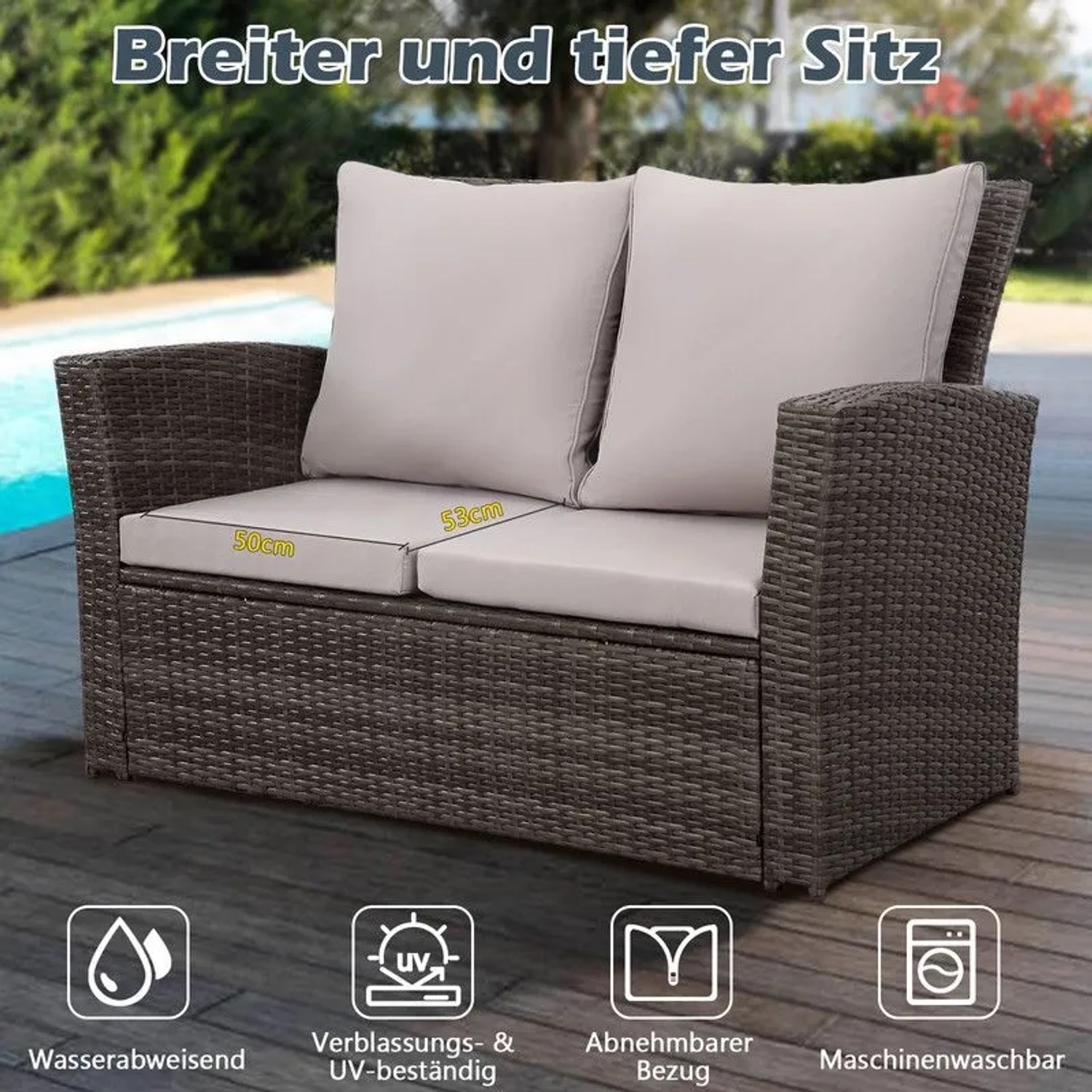 Graues Poly Rattan Sofa mit hellgrauen Kissen für Balkonmöbel Set. Wetterfest, UV-beständig, abnehmbare Bezüge. Gartenlounge.