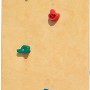 Karibu Kletterwand Aktion 2, naturbelassene Birkenholzplatte mit bunten Klettersteinen.