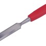 Stechbeitel, 22 mm breit, mit rotem Kunststoffgriff. Ideal für feine Holzarbeiten.