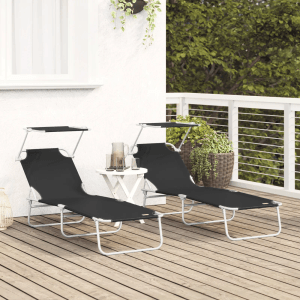 Zwei faltbare, schwarze vidaXL Sonnenliegen mit Sonnenblende aus Oxford-Stoff auf einer Terrasse.
