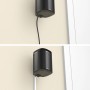 Anwendungsbeispiel: Weißer D-Line Kabelkanal 20x10 mm verdeckt Kabel einer Lautsprecher-Installation.