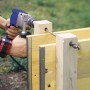 LUX Schalungsbohrer Comfort im Einsatz: Bohren von Holz mit Ø 16 mm Bohrer.
