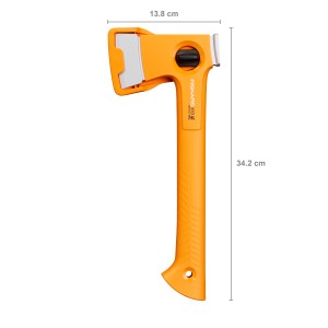 Fiskars X-series Universal-Axt X13, 35,5 cm, mit orangefarbenem Griff und Klingenschutz.