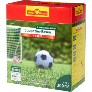 Wolf-Garten Strapazier-Rasen Profi LJ 200, 4 kg Packung für 200 m², mit Fußball im Rasen.