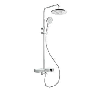 Modernes Duschsystem Rain mit Wannenthermostat, großem Regenduschkopf und Handbrause, Chrom-Design.
