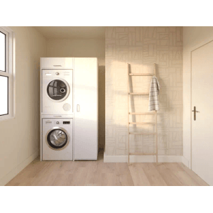 Weißer Waschturm Slimline 3.1 mit Waschmaschine, Trockner und Hochschrank als Badmöbel-Set.