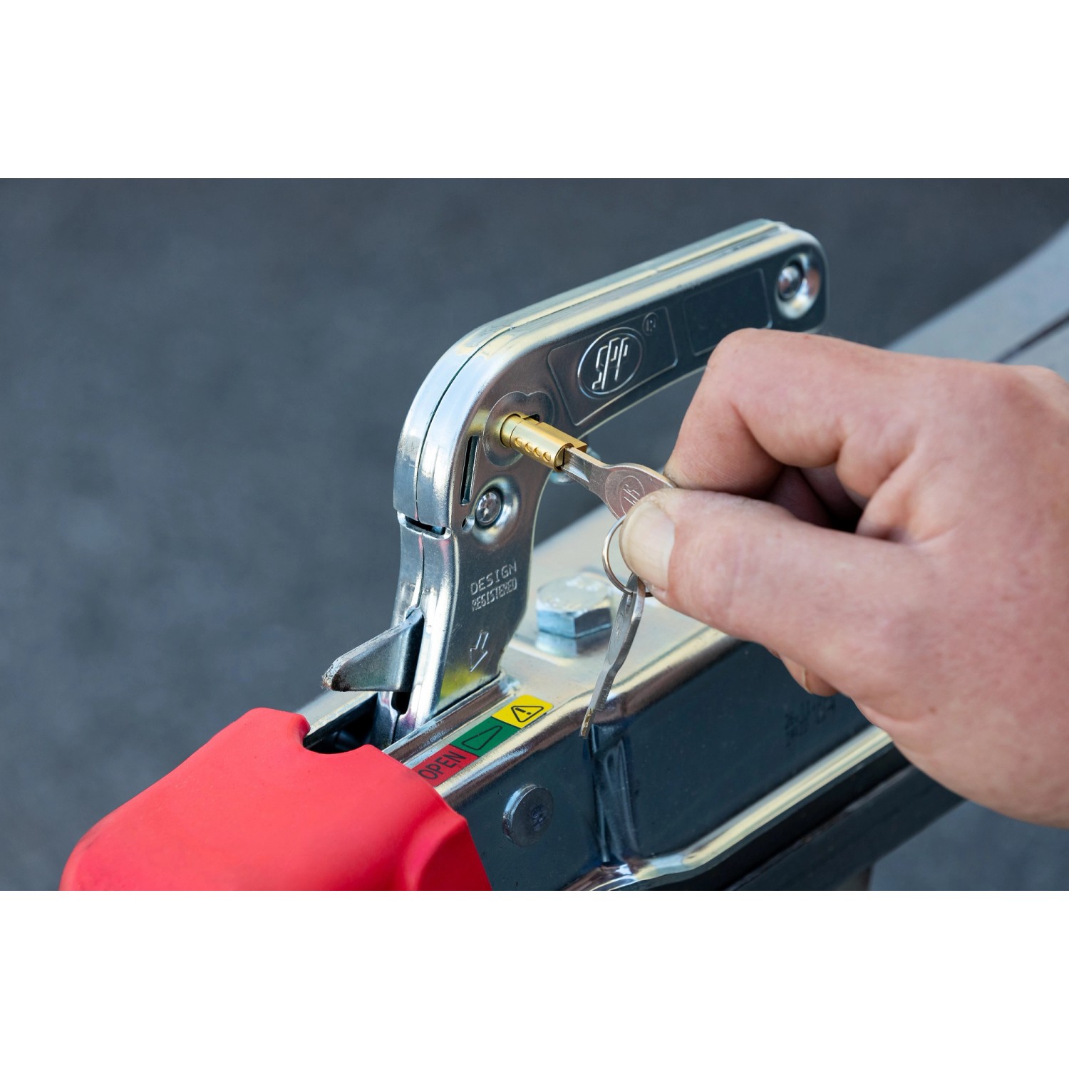 Stema Anhänger: Detail der Diebstahlsicherung mit Schlüssel am Variolux 850.