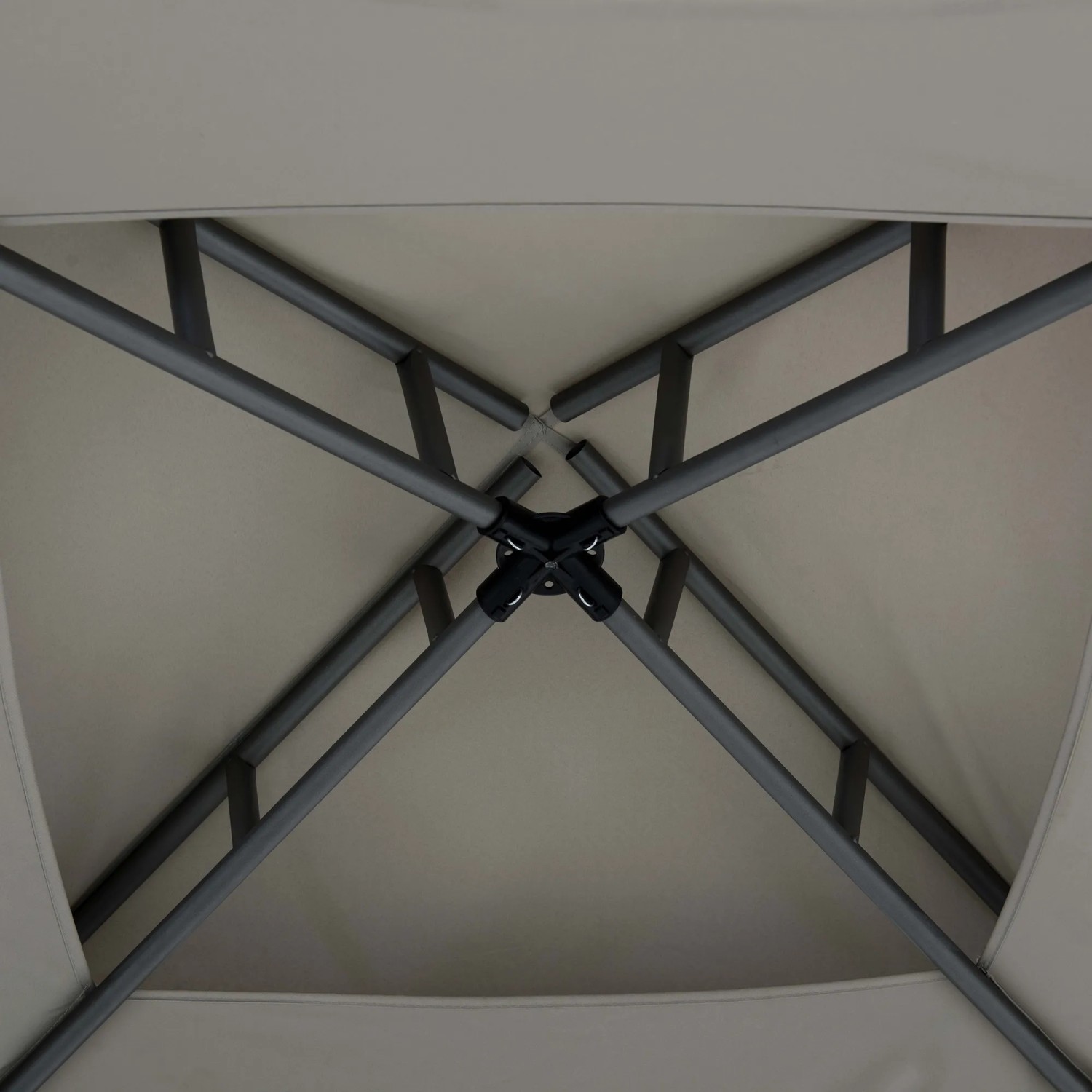 Innenansicht Stoff-Pavillon Roseg, 300x300 cm, graues Gestell.