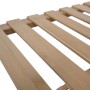 Detailansicht der hellen Bambuslatten der Standgarderobe, natürliche Holzmaserung.