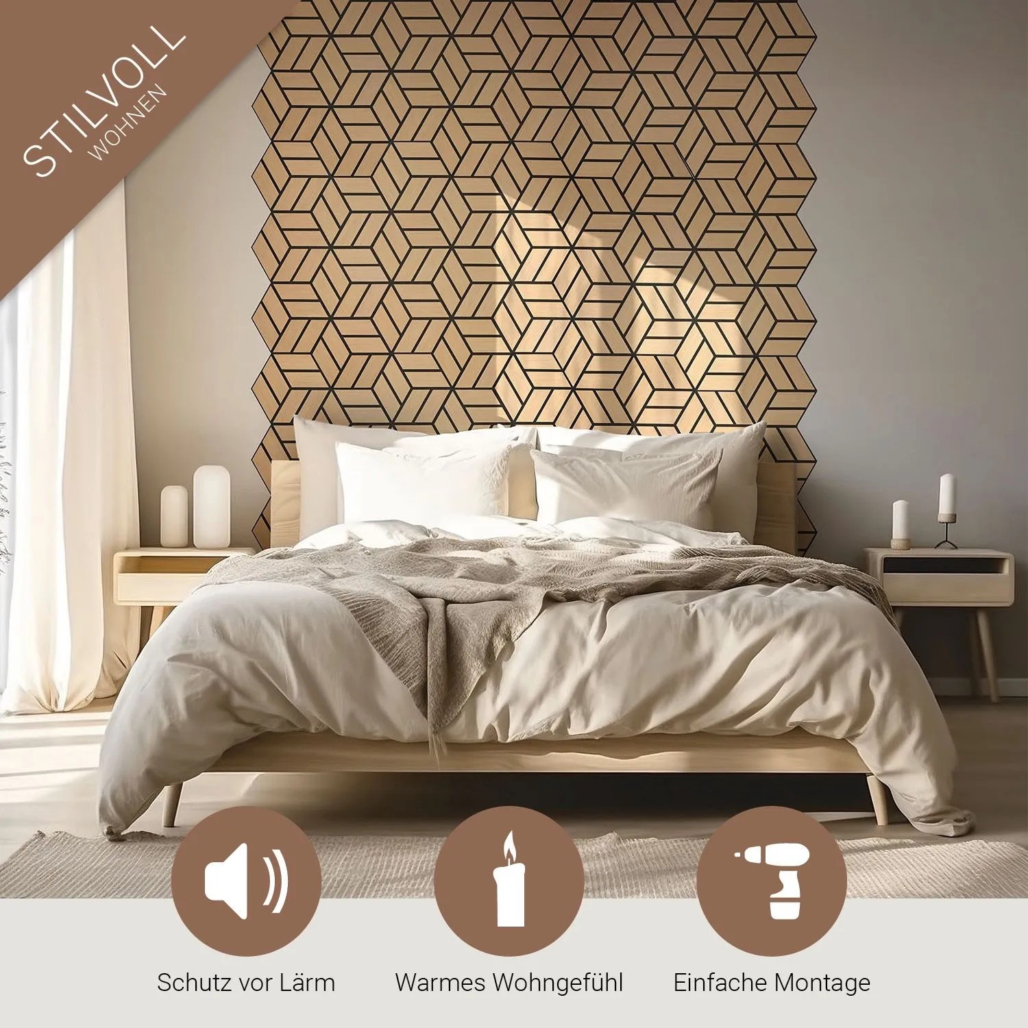 Hexagonale Akustikpaneele aus Holz in Eiche-Optik an einer Schlafzimmerwand. Moderne Wandpaneele für Schallschutz.