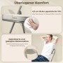 Detailansicht: Cremeweißer HOMCOM Klappstuhl mit Polstersitz und Stahlgestell.