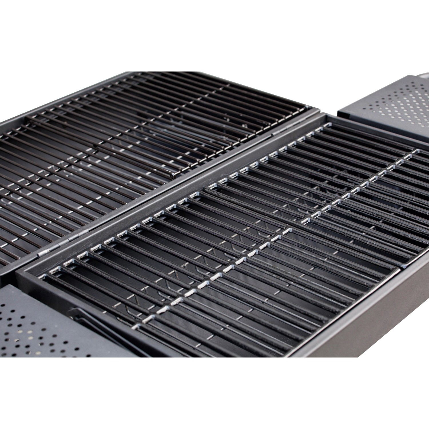 Detailaufnahme: Gusseisen-Grillroste des Holzkohlegrills Banff.