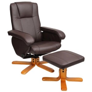 Brauner Relaxsessel aus Kunstleder mit Hocker und Holzfußkreuz. Bequemer Fernsehsessel mit Beinablage.