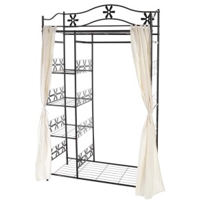 Schwarze Metall-Garderobe Genf mit 6 Ablagen, Kleiderstange und beigen Stoffvorhängen. Dekoratives Design.