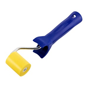 LUX Tapetennahtroller mit Moosgummiwalze und blauem Griff zum Andrücken von Tapeten.