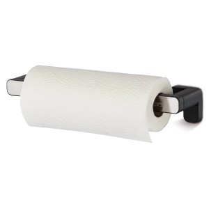 Enders Küchenrollenhalter Grill Mags mit Küchenrolle, magnetisch befestigt.